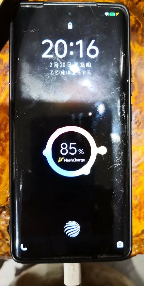 vivo手机充电显示绿色现在显示黑色