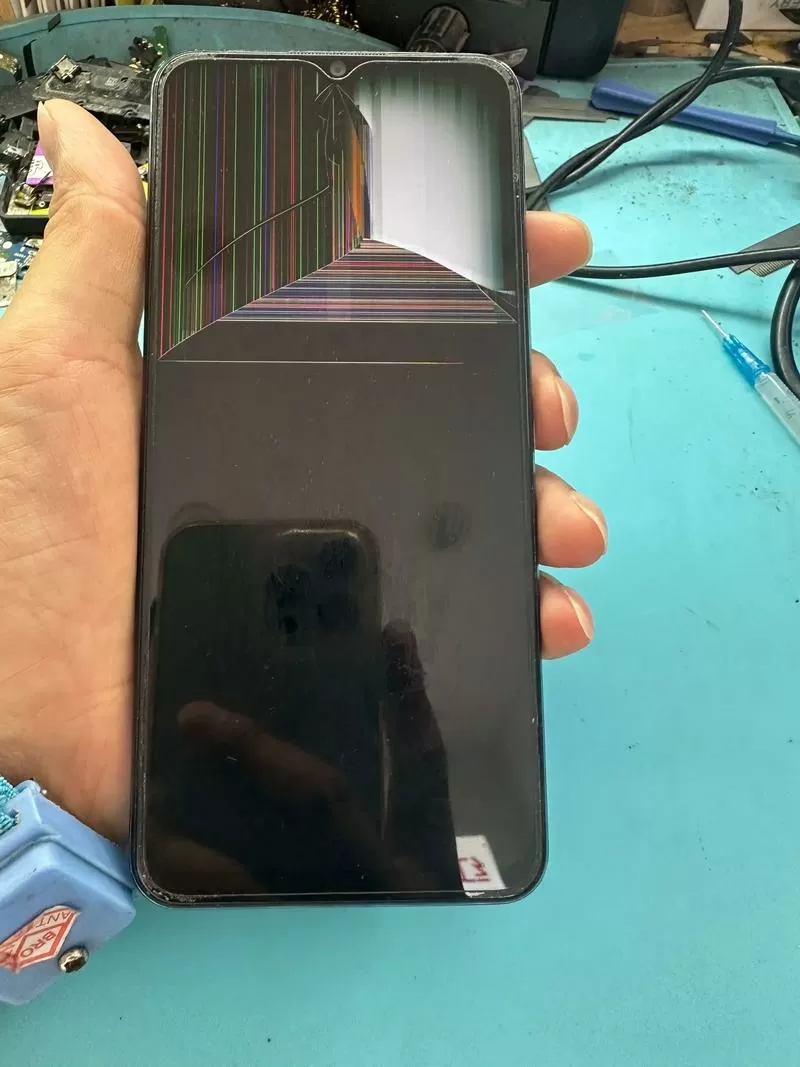 vivo手机摔了一下出现条纹怎么办