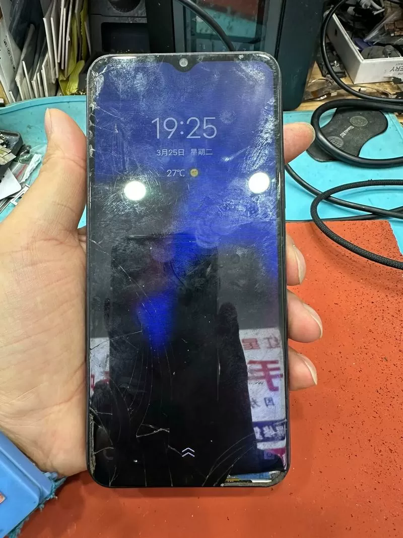 vivo手机屏幕容易摔碎吗