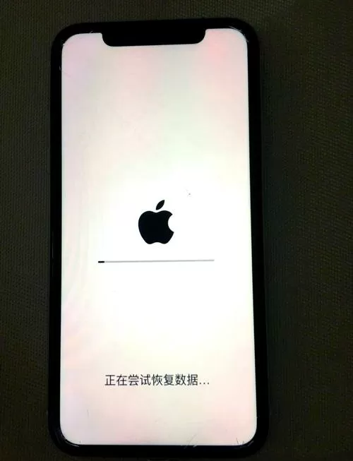 苹果手机卡死机屏幕动不了无法关机
