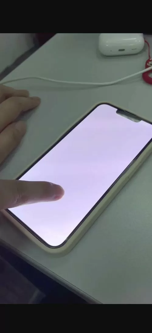 vivo手机显示变白执行