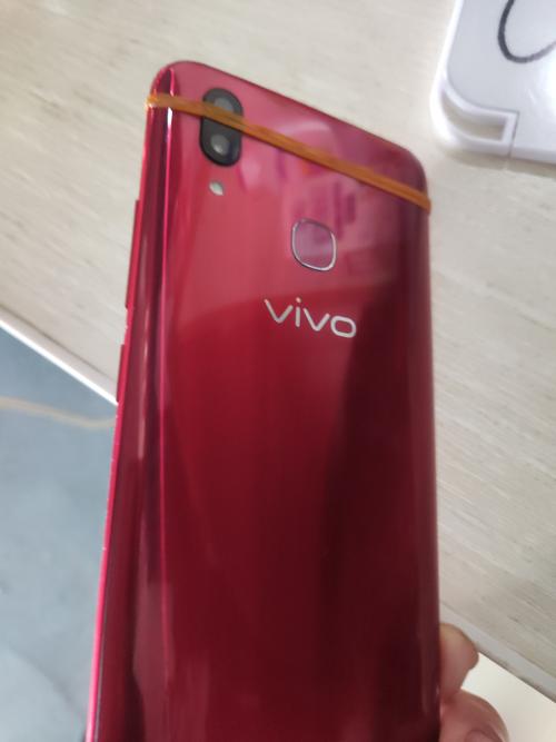 vivo手机按音量下键和开机键