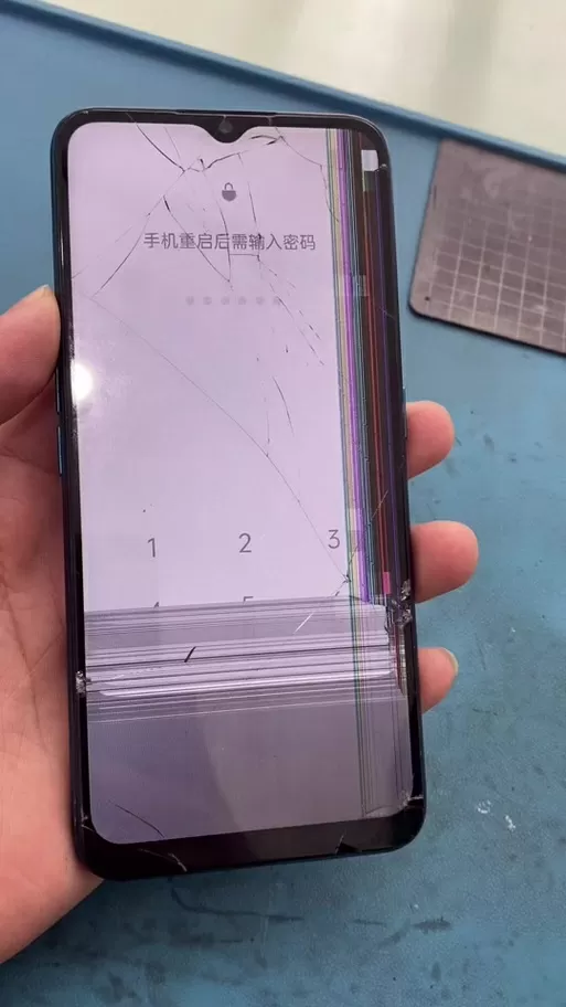 oppo屏幕一直闪彩色条纹截图