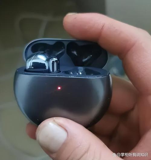 蓝牙耳机放进仓里一直发亮