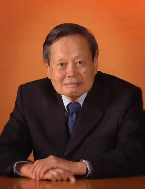 清华大学发文悼念杨振宁