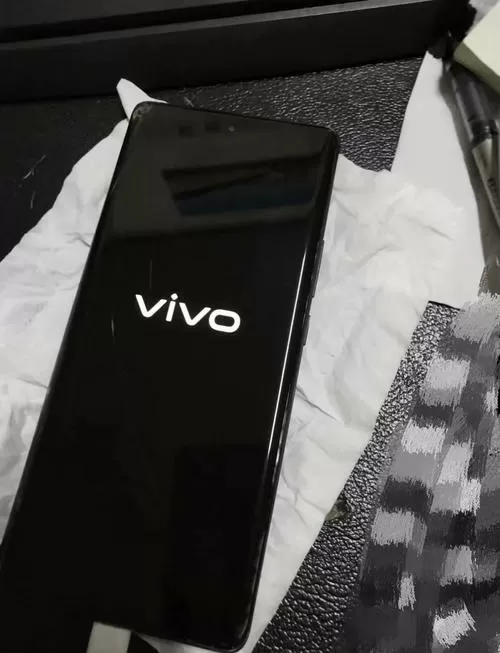 vivo手机突然黑屏但有声音