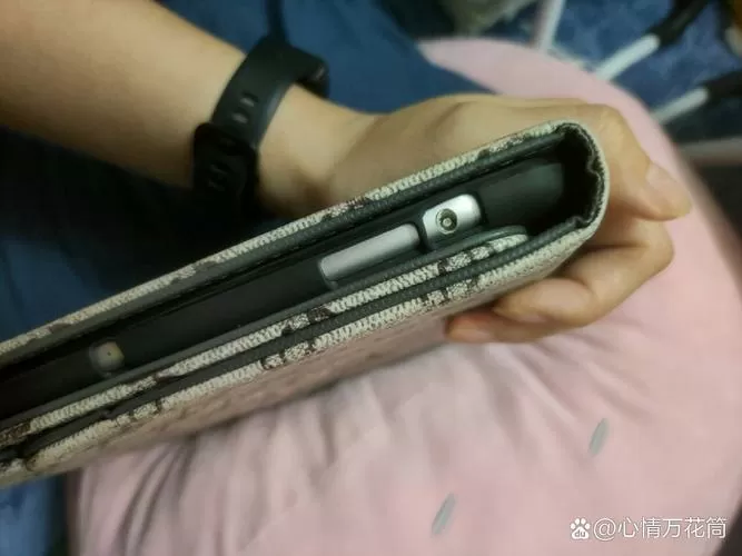 耳机头断在插孔里怎么办