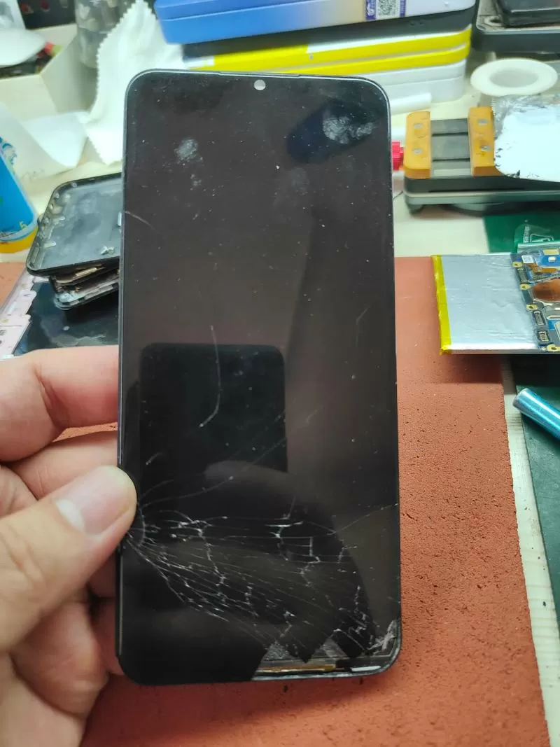 手机换了屏幕后老是突然黑屏