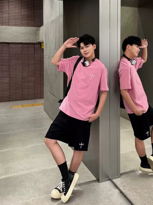 男生穿粉色衣服代表什么意思