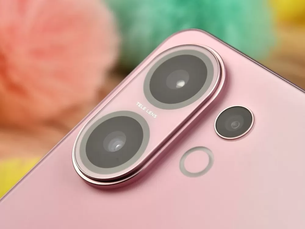vivo中间后面三个摄像头