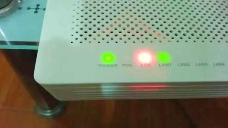 遥控器灯亮但是机顶盒没反应