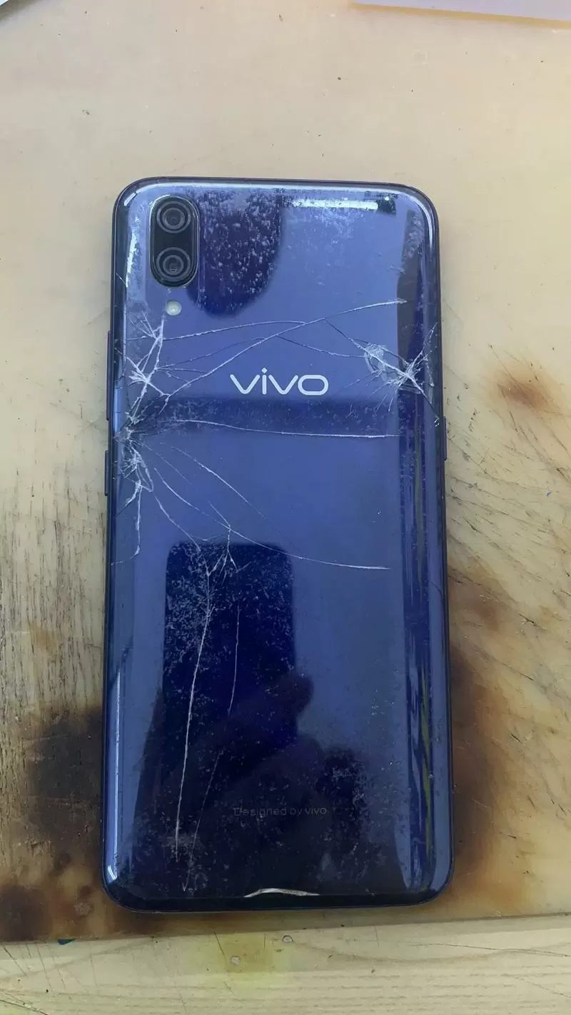 vivo手机后摄像头玻璃碎了怎么办