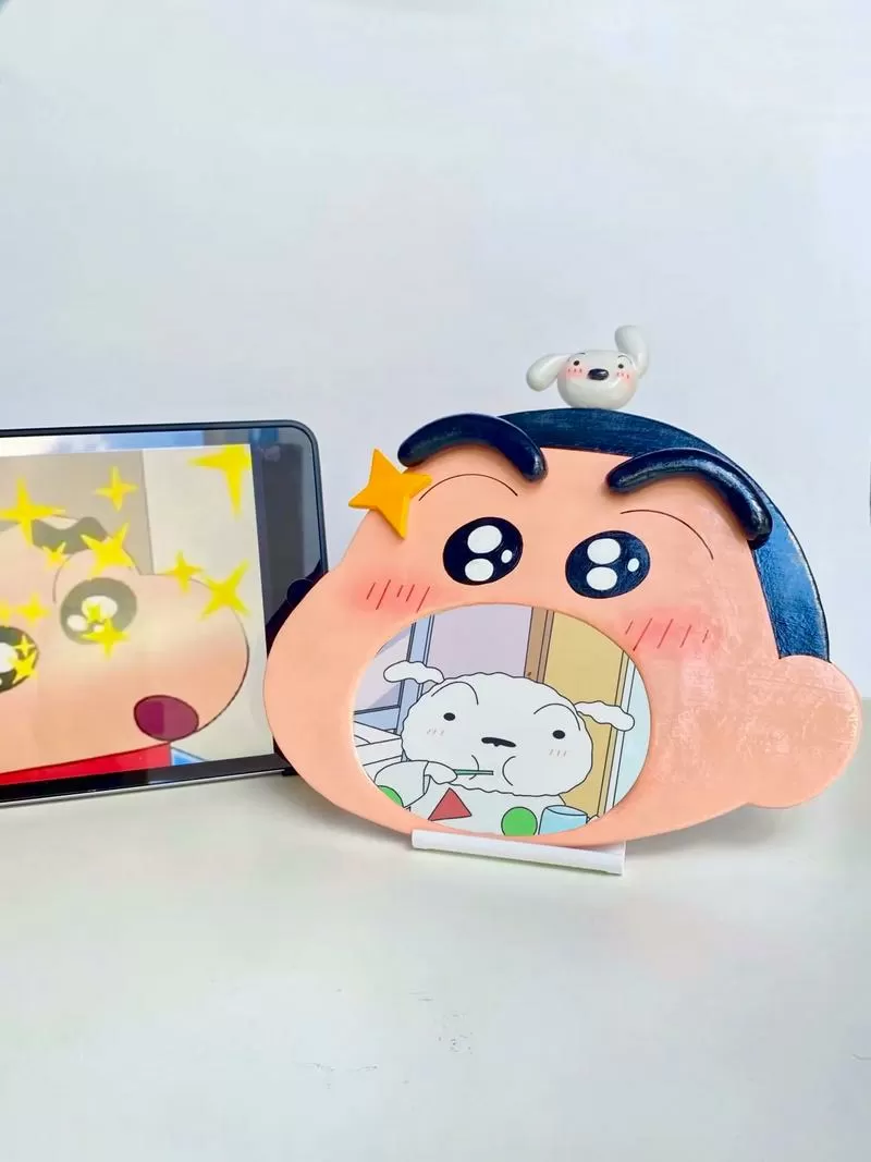 蜡笔小新镜子里的自己