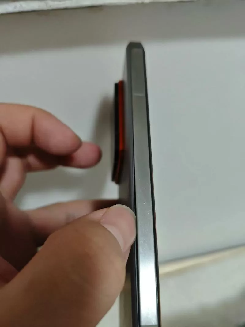 手机前盖开胶了修理多少钱