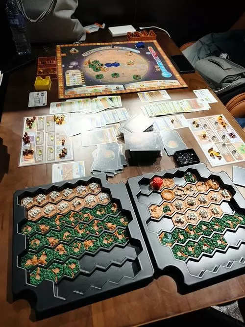 dicethrne桌游