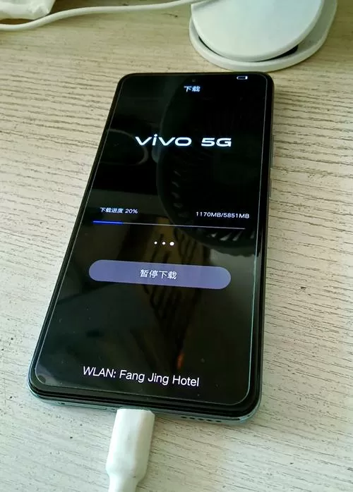 vivo手机听语音就黑屏