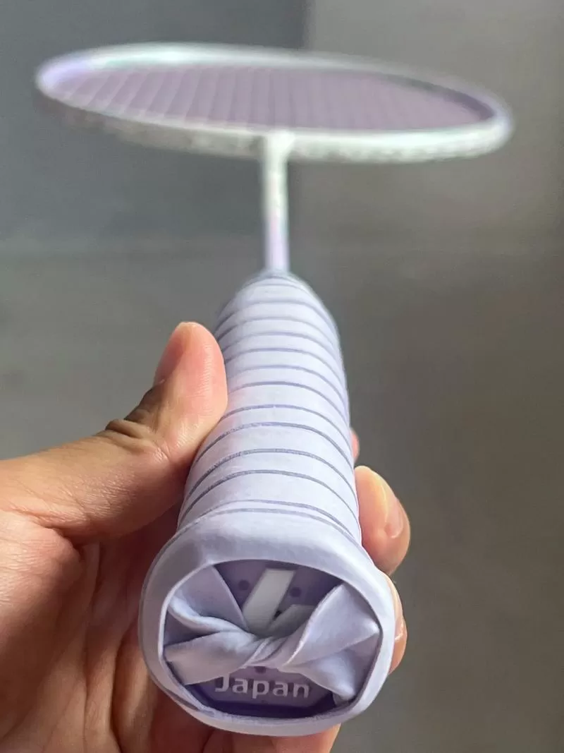 羽毛球拍胶带需要去除原来