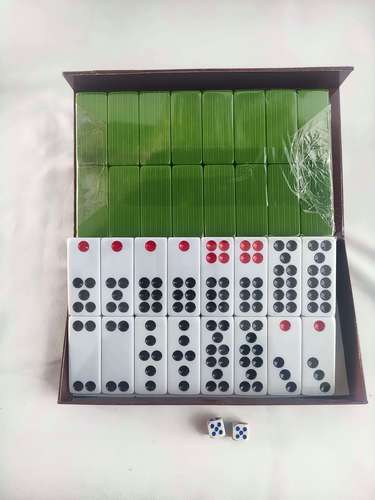32张骨牌4人8张手机版最新版图标