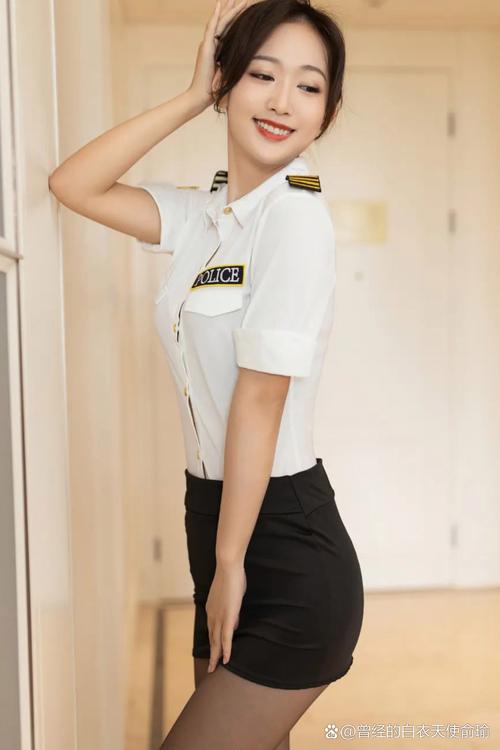 制服下的诱惑
