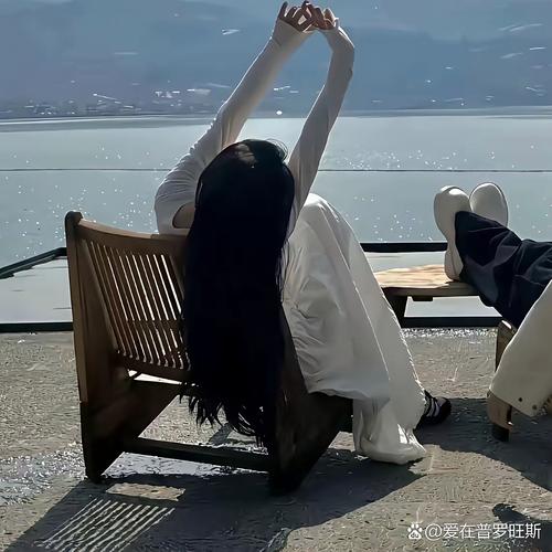qq头像女生背影盘腿坐大全早知道是这样如梦一场