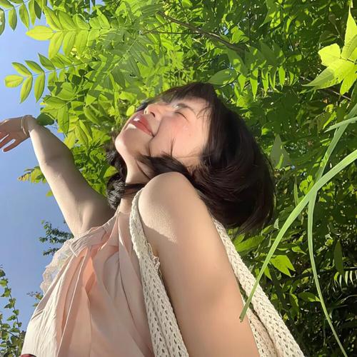 绿色系清新好看的女生真人头像高质量青春好看的女头