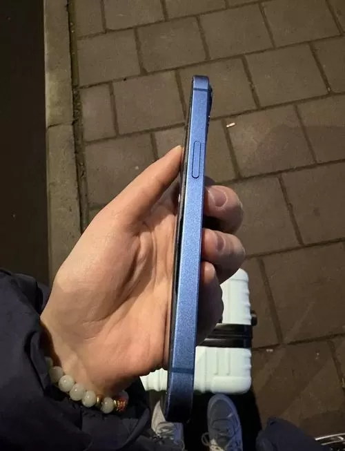 如何自测手机有没有鼓包