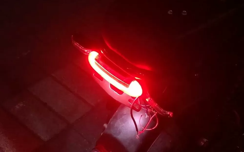 电动车尾灯亮的原因缩略图