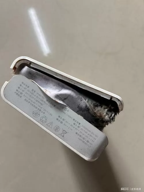 充电宝掉蹲坑里了,捞不出来会爆炸吗截图