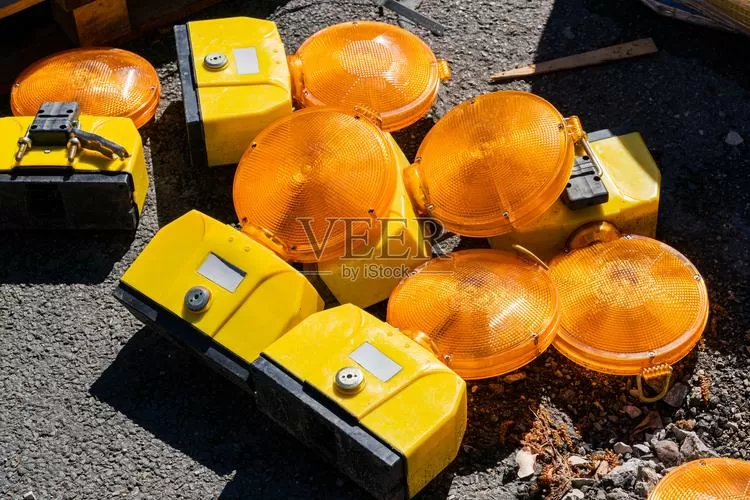 小熊加湿器灯是橙色