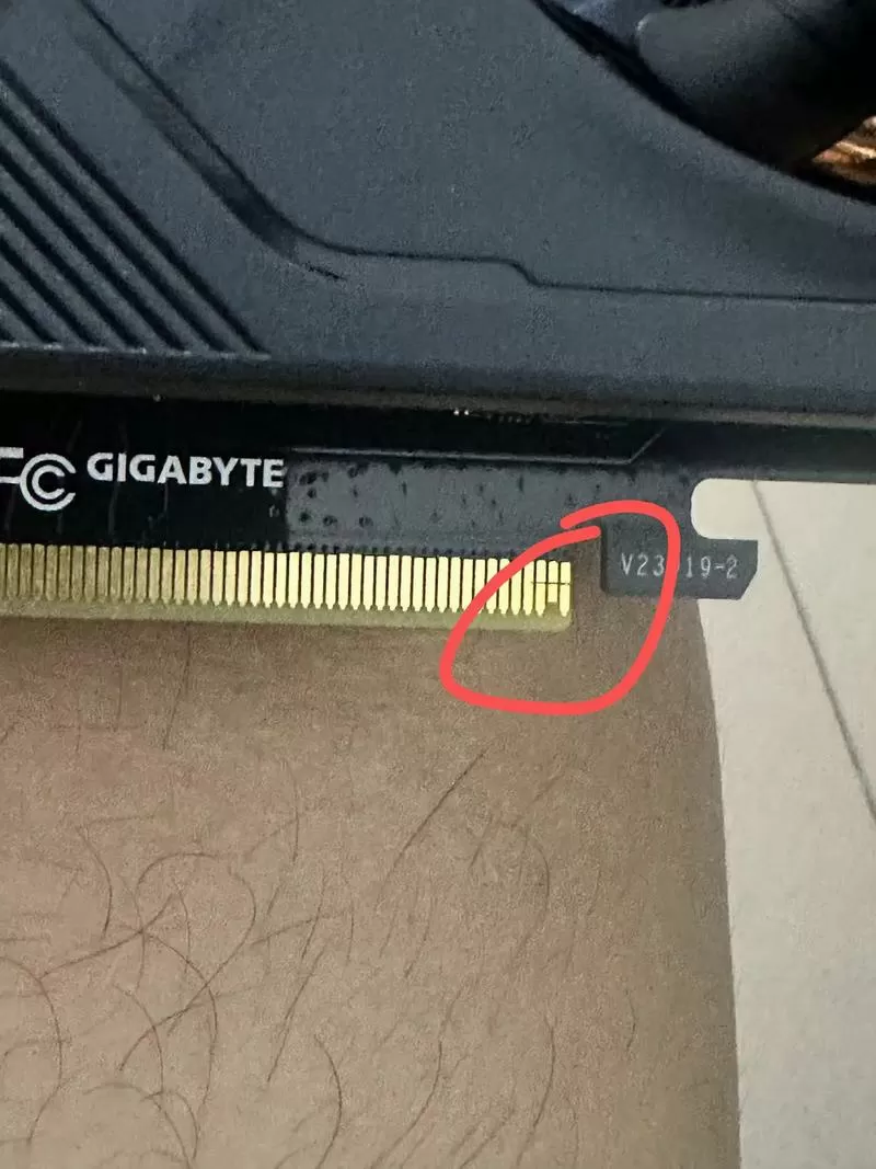 显卡金手指为什么缺一点点