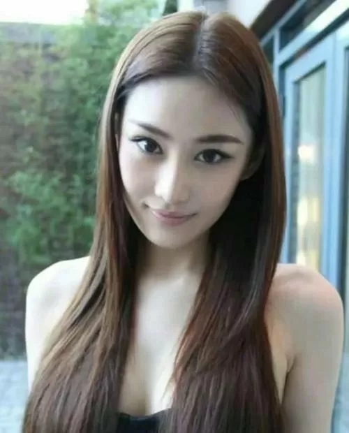 张馨予低调产子