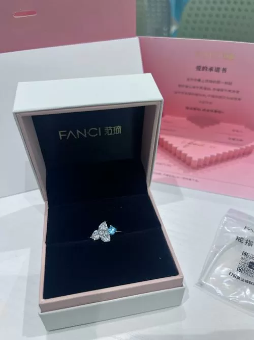 比心钻石礼物怎么提现