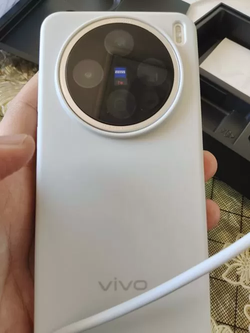 vivo镜头膜有必要贴吗