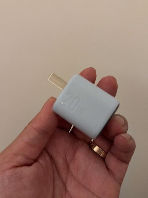 手机充电口有白色固体