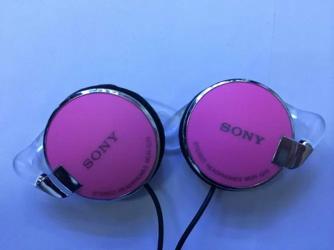 sony耳机的灯变紫色一直亮