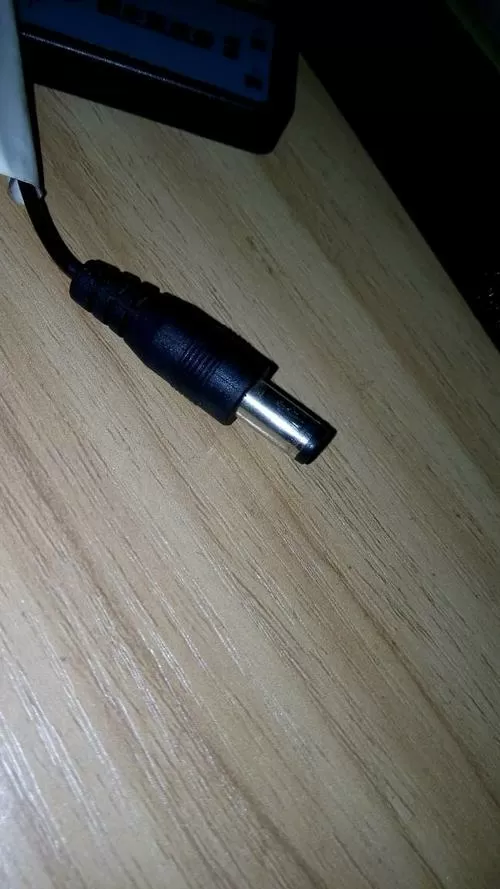 圆头充电线正负极
