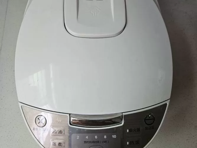 美的电饭锅全部灯一直闪怎么办