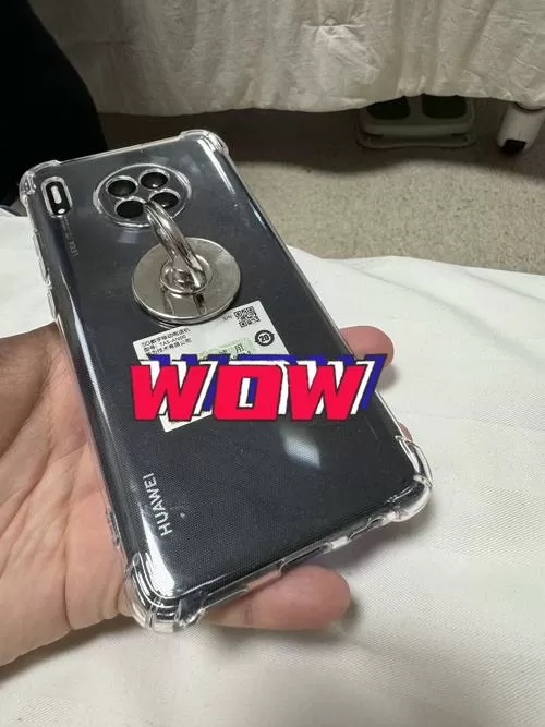 手机指环扣贴在哪个位置