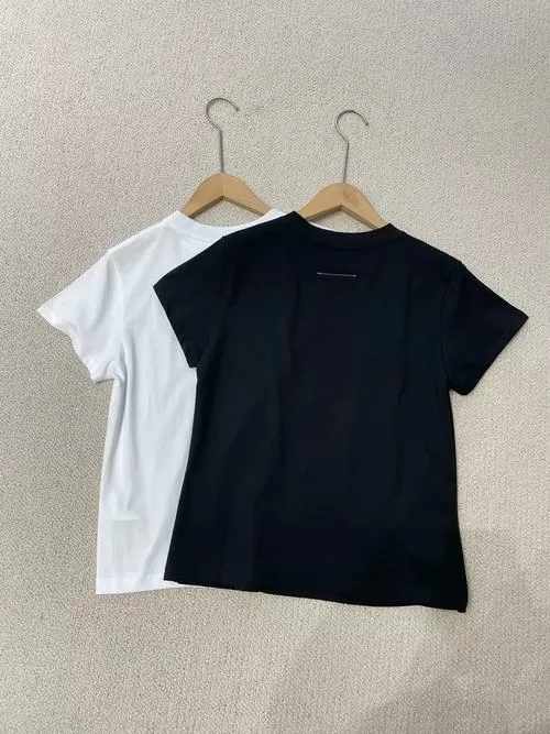 白色显胖还是黑色显胖