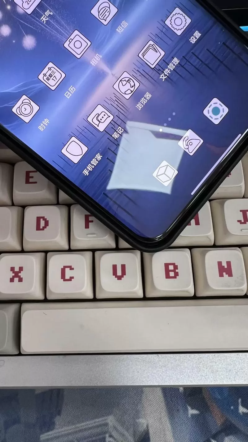 手机膜上有小坑会对屏幕有影响吗