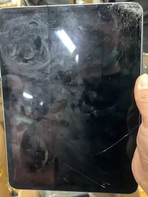ipad玻璃碎了要多少钱修