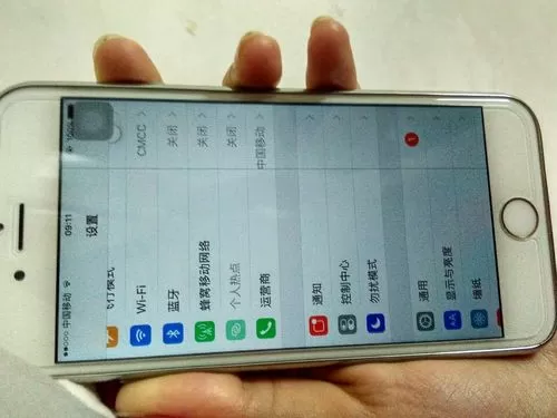 苹果6屏幕有时出现竖线