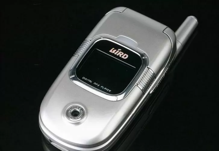 波导翻盖手机2003年