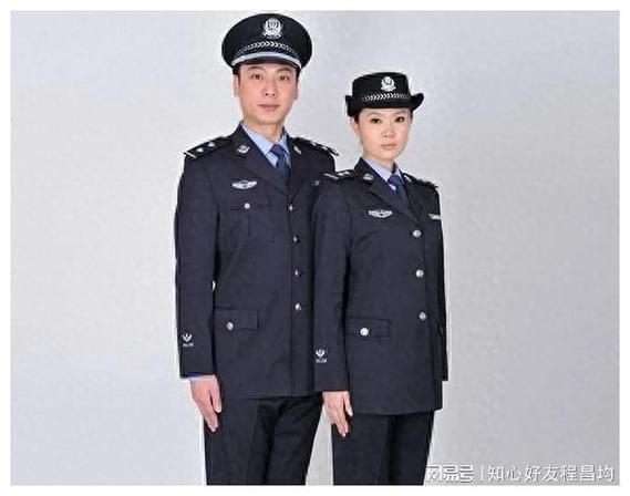 警服后面的字怎么弄掉