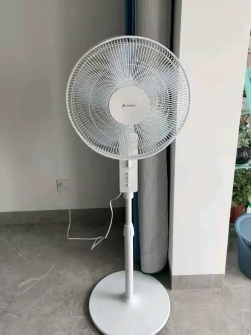 GREE电风扇怎么折开
