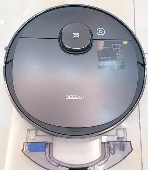 deebot扫地机器人充电亮红灯