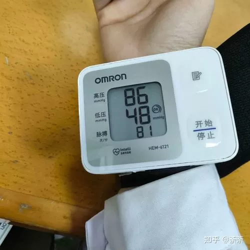 血压量了三次一次比一次低