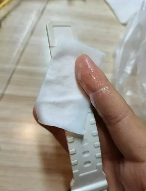 卡西欧手表带脏了怎么清洗