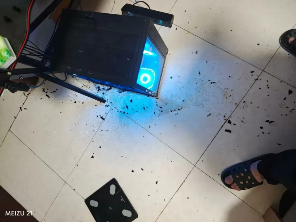 透明卡顿显卡坏了吗